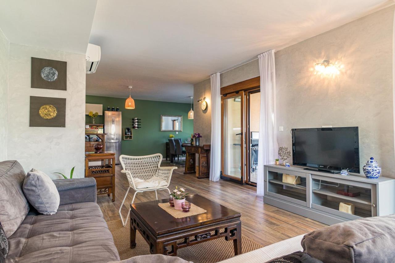 Lovely Istrian Apartment With A Private Swimming Pool And A Charming Garden Banjole Buitenkant foto