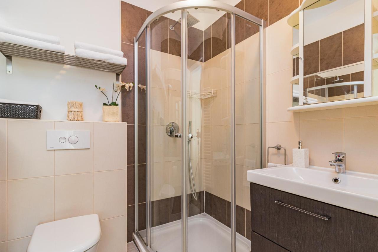 Lovely Istrian Apartment With A Private Swimming Pool And A Charming Garden Banjole Buitenkant foto