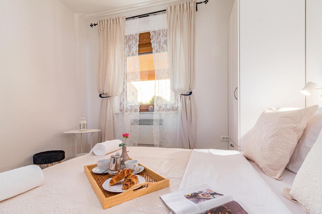 Lovely Istrian Apartment With A Private Swimming Pool And A Charming Garden Banjole Buitenkant foto
